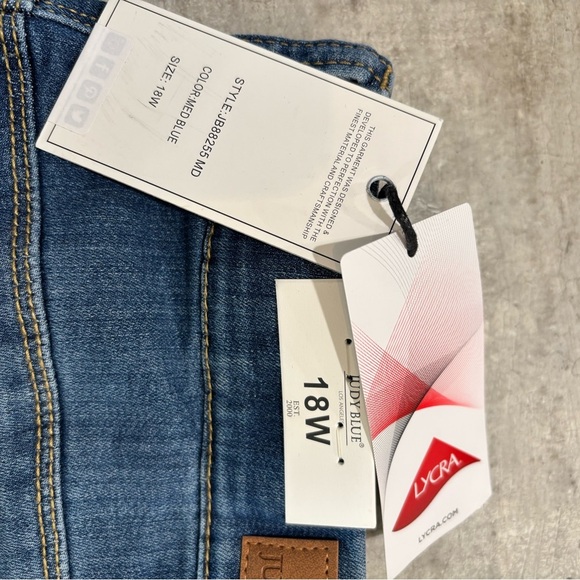 NWT Judy Blue Mid Rise Distressed Pull On Skinny Jeans - Picture 1 of 6